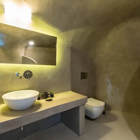 Boutique 88 Fira (Santorini)